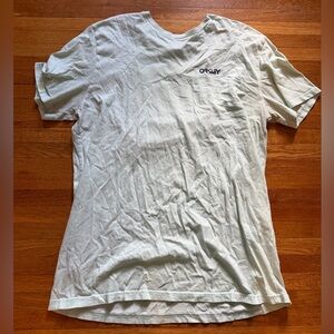 Men’s Oakley tee